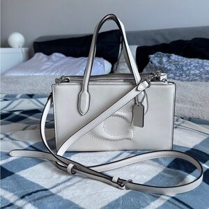Coach MAGGIE White Shoulder Bag
